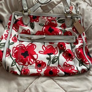 Authentic coach poppy bag